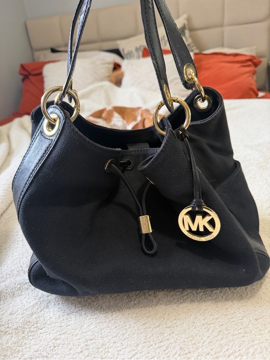 Michael Kors Handbags - Michael Kors shoulder bag purse